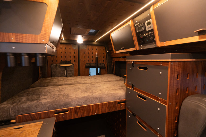 Mercedes-Benz Sprinter 319 CDI 4x4 mit CargoClips-Ausbau – Bild 7