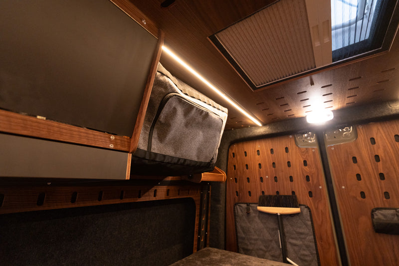 Mercedes-Benz Sprinter 319 CDI 4x4 mit CargoClips-Ausbau – Bild 10