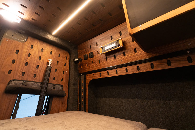 Mercedes-Benz Sprinter 319 CDI 4x4 mit CargoClips-Ausbau – Bild 12