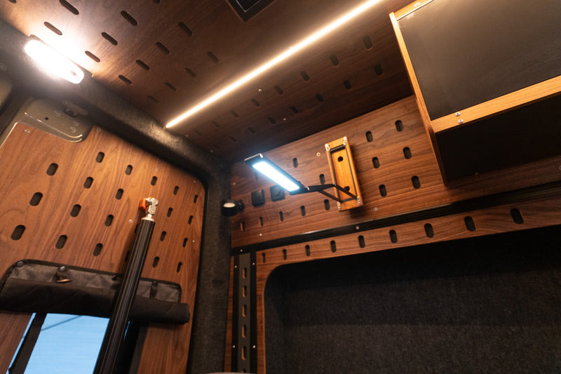 Mercedes-Benz Sprinter 319 CDI 4x4 mit CargoClips-Ausbau – Bild 14