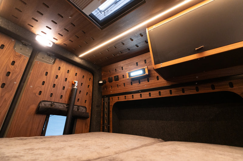 Mercedes-Benz Sprinter 319 CDI 4x4 mit CargoClips-Ausbau – Bild 15